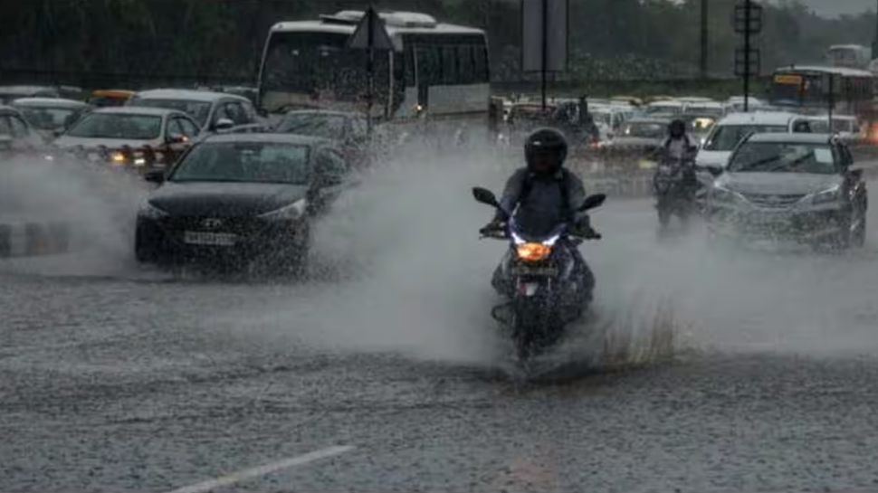 Kerala Rain Alert: കടുത്തവേനലിനിടെ ആശ്വാസ മഴ; സംസ്ഥാനത്ത് ഒമ്പത് ജില്ലകളിൽ മഴയ്ക്ക് സാധ്യത, ഉയർന്ന തിരമാല ജാഗ്രത നിർദേശം Kerala Rain Alert: കടുത്തവേനലിനിടെ ആശ്വാസ മഴ; സംസ്ഥാനത്ത് ഒമ്പത് ജില്ലകളിൽ മഴയ്ക്ക് സാധ്യത, ഉയർന്ന തിരമാല ജാഗ്രത നിർദേശം