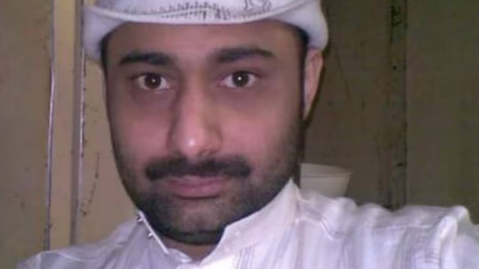 Abdul Raheem: അബ്ദുള് റഹീമിനെ തൂക്കിലേറ്റാന് വിട്ടുകൊടുക്കാതെ മലയാളികള്; 34 കോടിയും സമാഹരിച്ചു Abdul Raheem: അബ്ദുള് റഹീമിനെ തൂക്കിലേറ്റാന് വിട്ടുകൊടുക്കാതെ മലയാളികള്; 34 കോടിയും സമാഹരിച്ചു