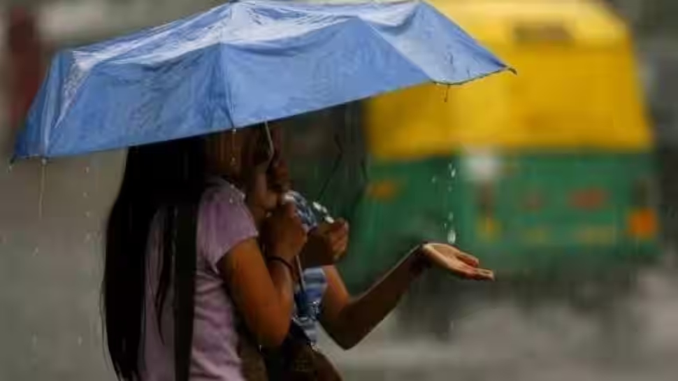 Kerala monsoon: കേരളത്തിൽ കാലവര്ഷം നേരത്തെ എത്തും, ശക്തമായ മഴ ലഭിക്കും; മുന്നറിയിപ്പുമായി കാലാവസ്ഥാ വകുപ്പ് Kerala monsoon: കേരളത്തിൽ കാലവര്ഷം നേരത്തെ എത്തും, ശക്തമായ മഴ ലഭിക്കും; മുന്നറിയിപ്പുമായി കാലാവസ്ഥാ വകുപ്പ്