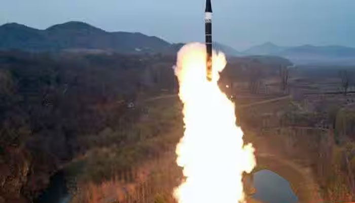 Israeli missiles hit Iran: സംഘർഷം തുറന്ന പോരിലേക്ക്; ഇറാന് നേരെ മിസൈൽ തൊടുത്ത് ഇസ്രയേൽ Israeli missiles hit Iran: സംഘർഷം തുറന്ന പോരിലേക്ക്; ഇറാന് നേരെ മിസൈൽ തൊടുത്ത് ഇസ്രയേൽ