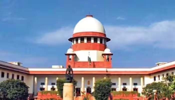 SC Historic Ruling: ബലാത്സംഗത്തിനിരയായ 14 കാരിക്ക് 30 ആഴ്ചത്തെ ഗർഭം അലസിപ്പിക്കാൻ അനുമതി നൽകി സുപ്രീം കോടതി SC Historic Ruling: ബലാത്സംഗത്തിനിരയായ 14 കാരിക്ക് 30 ആഴ്ചത്തെ ഗർഭം അലസിപ്പിക്കാൻ അനുമതി നൽകി സുപ്രീം കോടതി