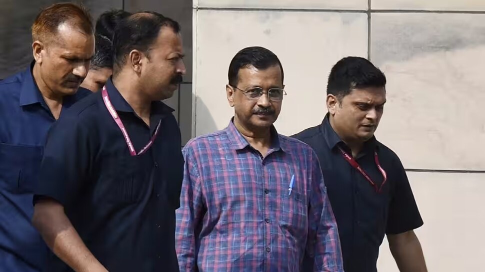 Arvind Kejriwal: കെജ്രിവാളിന് നിർണായകം! അറസ്റ്റിനെതിരായ ഹർജി സുപ്രീംകോടതിയിൽ, നാളെ പരിഗണിക്കും Arvind Kejriwal: കെജ്രിവാളിന് നിർണായകം! അറസ്റ്റിനെതിരായ ഹർജി സുപ്രീംകോടതിയിൽ, നാളെ പരിഗണിക്കും