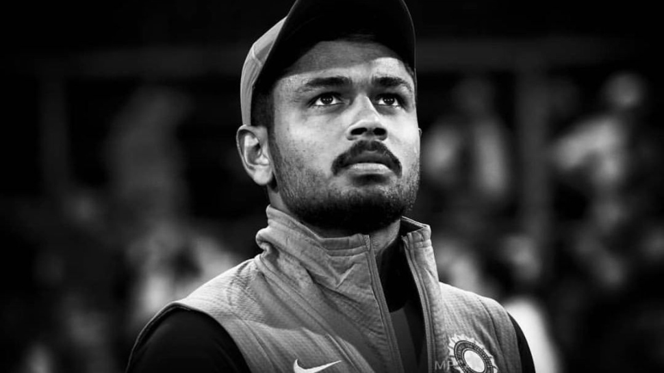 Sanju Samson: വിയര്പ്പു തുന്നിയിട്ട കുപ്പായം; സോഷ്യൽ മീഡിയയിൽ തീപടർത്തി സഞ്ജു Sanju Samson: വിയര്പ്പു തുന്നിയിട്ട കുപ്പായം; സോഷ്യൽ മീഡിയയിൽ തീപടർത്തി സഞ്ജു