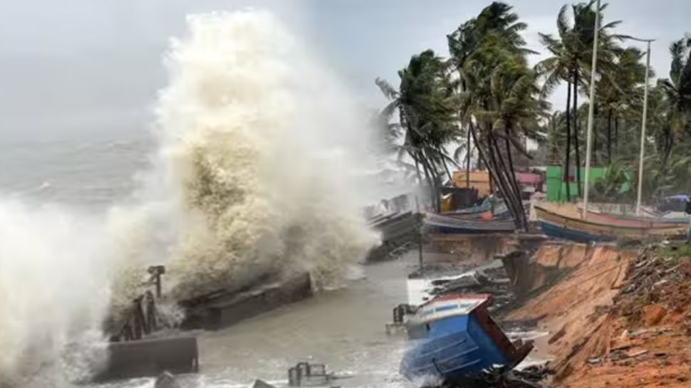 Coastal erosion: കള്ളക്കടൽ പ്രതിഭാസം; കടലാക്രമണത്തിന് സാധ്യതയെന്ന് മുന്നറിയിപ്പ്, ജാഗ്രത നിർദേശം Coastal erosion: കള്ളക്കടൽ പ്രതിഭാസം; കടലാക്രമണത്തിന് സാധ്യതയെന്ന് മുന്നറിയിപ്പ്, ജാഗ്രത നിർദേശം