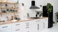 Kitchen Vastu Tips: അടുക്കളയിൽ വരുത്തുന്ന ഈ തെറ്റുകൾ കുടുംബാംഗങ്ങൾക്ക് ദോഷം ചെയ്യും; ശ്രദ്ധിക്കുക!