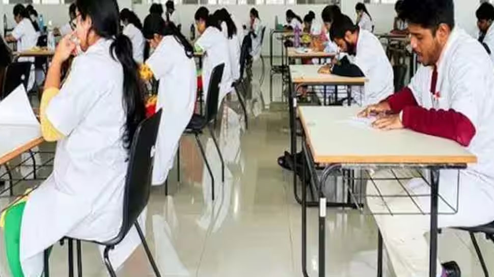 NEET 2024: സൗദിയിൽ നീറ്റ് പരീക്ഷ മെയ് 5 ന് റിയാദിൽ നടക്കും NEET 2024: സൗദിയിൽ നീറ്റ് പരീക്ഷ മെയ് 5 ന് റിയാദിൽ നടക്കും