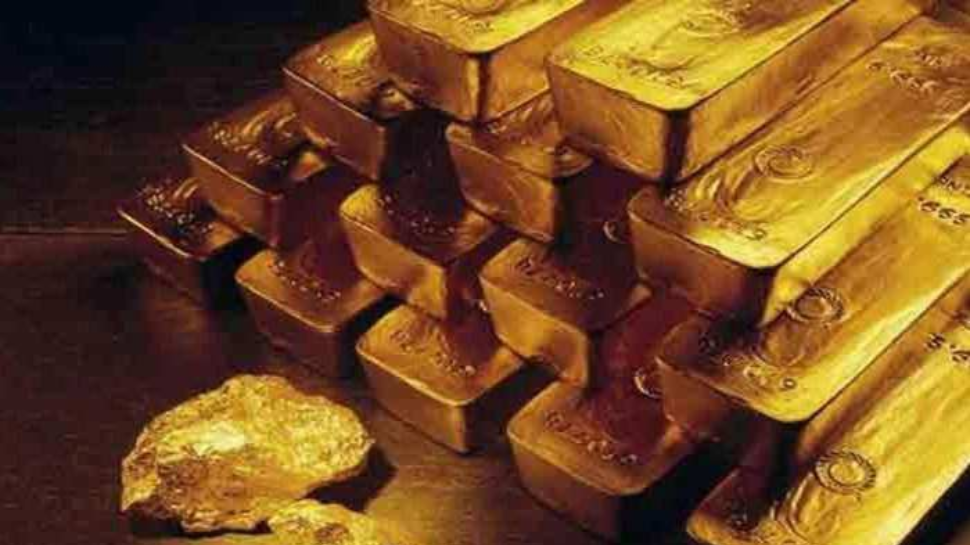 Malappuram Gold Robbery: മലപ്പുറത്ത് ജ്വല്ലറികളിലേക്ക് സ്വര്ണവുമായി വന്ന മഹാരാഷ്ട്ര സ്വദേശിക്ക് നേരെ ആക്രമണം; 1.75 കോടിയുടെ സ്വര്ണം കവര്ന്നു Malappuram Gold Robbery: മലപ്പുറത്ത് ജ്വല്ലറികളിലേക്ക് സ്വര്ണവുമായി വന്ന മഹാരാഷ്ട്ര സ്വദേശിക്ക് നേരെ ആക്രമണം; 1.75 കോടിയുടെ സ്വര്ണം കവര്ന്നു