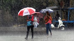 ഇനി വിയർക്കേണ്ടി വരില്ല; വേനൽ മഴ ശക്തമാകുന്നു, വിവിധ ജില്ലകളില്‍ യെല്ലോ അലര്‍ട്ട്