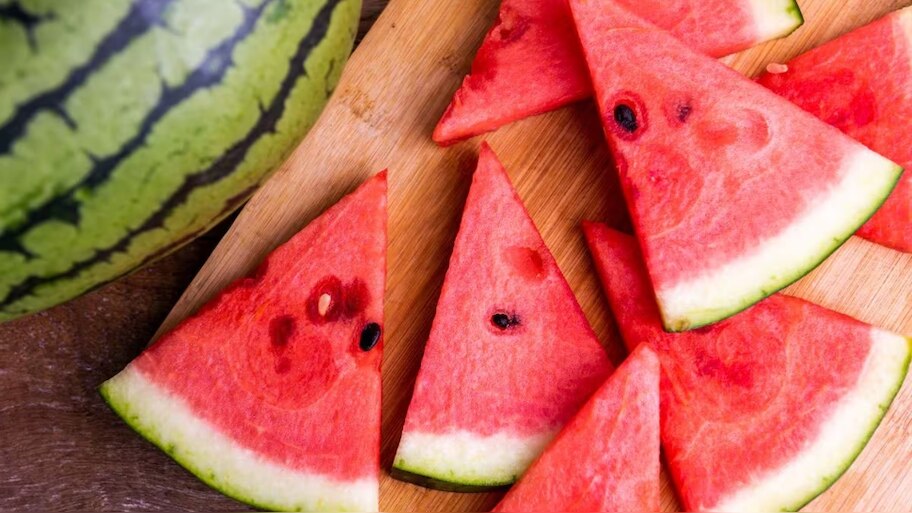 Watermelon: പ്രമേഹ രോഗികൾക്ക് തണ്ണിമത്തൻ കഴിക്കാമോ? വിദഗ്ധർ പറയുന്നത് ഇങ്ങനെ