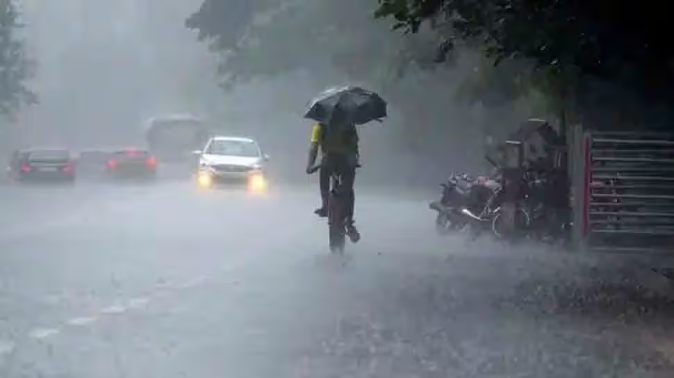 Kerala weather: സംസ്ഥാനത്തെ എല്ലാ ജില്ലകളിലും താപനില താഴ്ന്നു; ബുധനാഴ്ച വരെ പരക്കെ മഴ