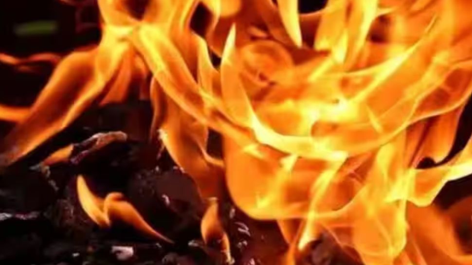 Fire Accident: ബഹ്റൈനിൽ വൻ തീപിടിത്തം; നാലുപേർ മരിച്ചു Fire Accident: ബഹ്റൈനിൽ വൻ തീപിടിത്തം; നാലുപേർ മരിച്ചു