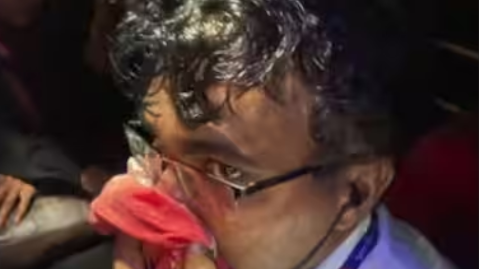 TTE Attacked in Kerala: ടിക്കറ്റെടുത്തില്ല, ചോദ്യം ചെയ്തപ്പോള് മൂക്കിന് ഇടിച്ചു; ടിടിഇയെ ആക്രമിച്ചയാൾ പിടിയിൽ TTE Attacked in Kerala: ടിക്കറ്റെടുത്തില്ല, ചോദ്യം ചെയ്തപ്പോള് മൂക്കിന് ഇടിച്ചു; ടിടിഇയെ ആക്രമിച്ചയാൾ പിടിയിൽ