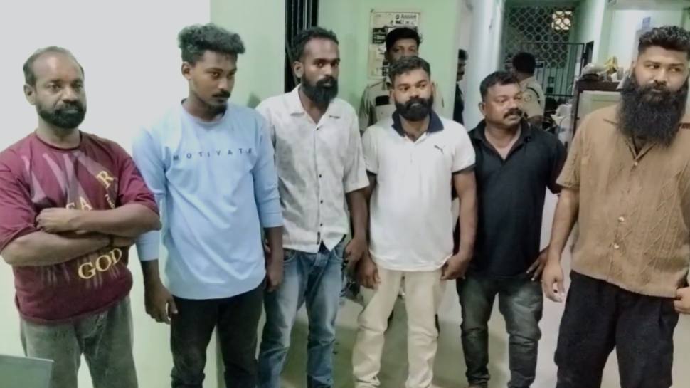 Crime: ഉത്സവത്തിനിടെ സംഘർഷം; പോലീസുകാരനെ ആക്രമിച്ച കേസിൽ 6 പേർ അറസ്റ്റിൽ Crime: ഉത്സവത്തിനിടെ സംഘർഷം; പോലീസുകാരനെ ആക്രമിച്ച കേസിൽ 6 പേർ അറസ്റ്റിൽ