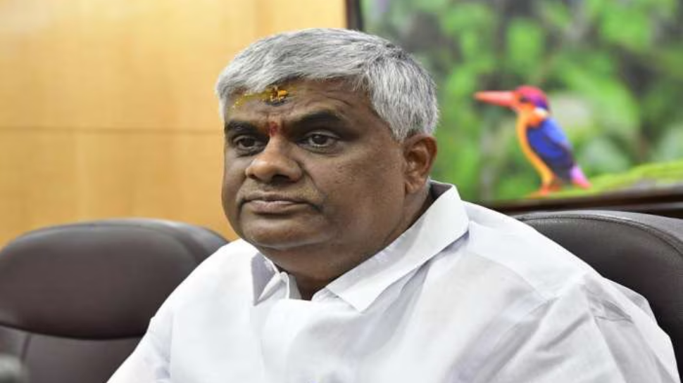 ലൈംഗികാതിക്രമക്കേസ്; എച്ച്ഡി രേവണ്ണയ്ക്ക് ഉപാധികളോടെ ജാമ്യം ലൈംഗികാതിക്രമക്കേസ്; എച്ച്ഡി രേവണ്ണയ്ക്ക് ഉപാധികളോടെ ജാമ്യം