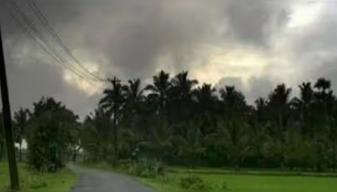Kerala Rain Alert: അതിശക്തമായ മഴയ്ക്ക് സാധ്യത; രണ്ട് ജില്ലകളിൽ ഓറഞ്ച് അലർട്ട്, എട്ട് ജില്ലകളിൽ യെല്ലോ അലർട്ട്