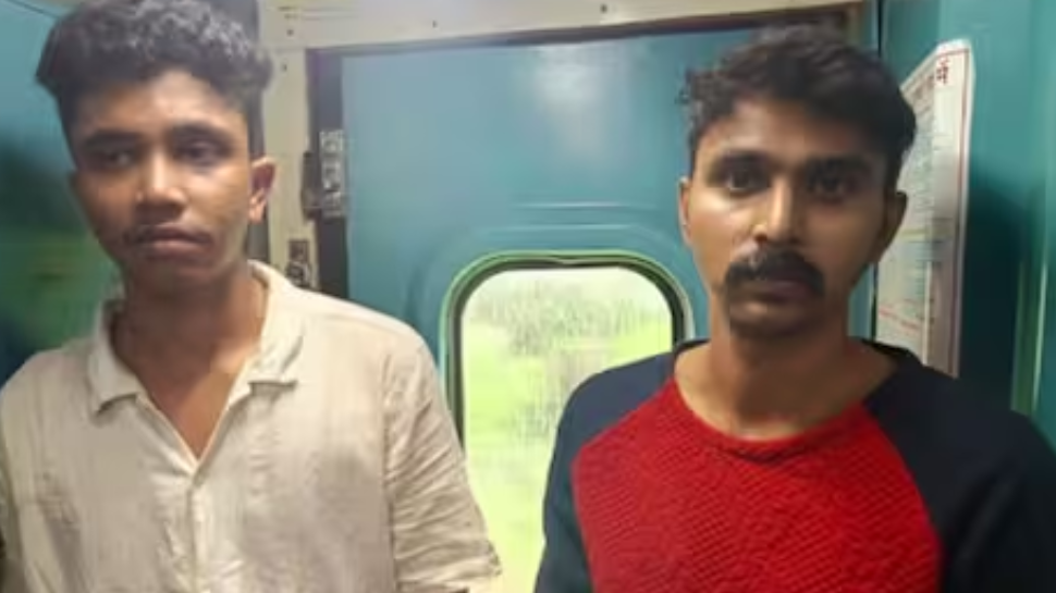 TTE Assaulted in Kerala: ജനറൽ ടിക്കറ്റുമായി സ്ലീപ്പർ കോച്ചിൽ; ചോദ്യം ചെയ്ത ടിടിഇയെ തള്ളിയിട്ടു, 2 പേർ പിടിയിൽ TTE Assaulted in Kerala: ജനറൽ ടിക്കറ്റുമായി സ്ലീപ്പർ കോച്ചിൽ; ചോദ്യം ചെയ്ത ടിടിഇയെ തള്ളിയിട്ടു, 2 പേർ പിടിയിൽ