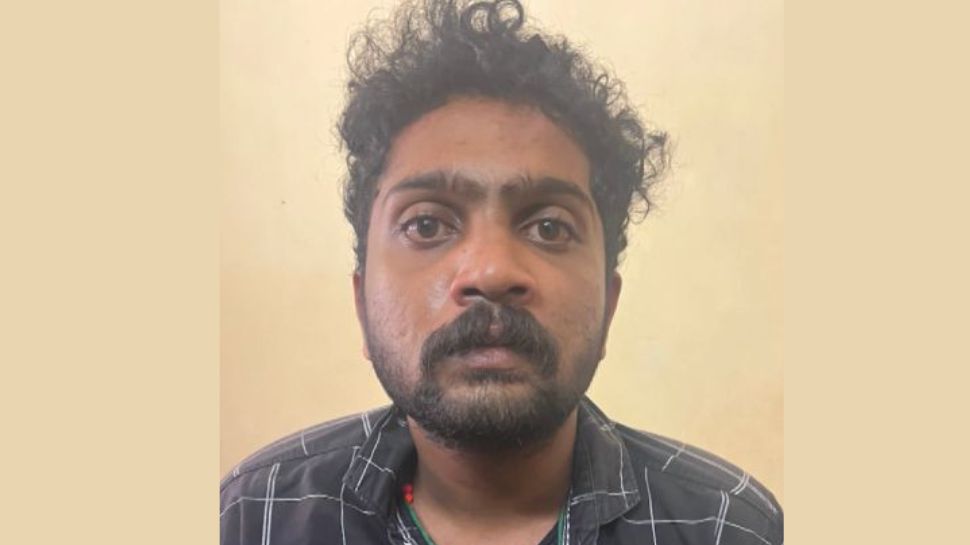 Crime News: ലഹരി മുക്ത ചികിത്സയ്ക്ക് കൊണ്ടുപോയതിൽ പക; കടയുടമയെ കുത്തിക്കൊന്നു, പ്രതി പിടിയിൽ Crime News: ലഹരി മുക്ത ചികിത്സയ്ക്ക് കൊണ്ടുപോയതിൽ പക; കടയുടമയെ കുത്തിക്കൊന്നു, പ്രതി പിടിയിൽ