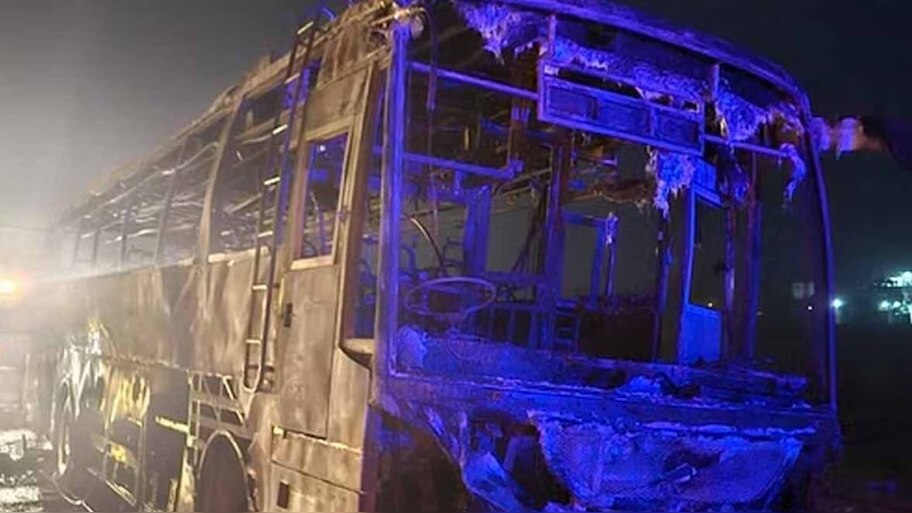 Haryana Bus Accident: ഹരിയാനയിൽ തീർത്ഥാടക സംഘം സഞ്ചരിച്ച ബസിന് തീപിടിച്ചു; 8 പേർ വെന്തുമരിച്ചു