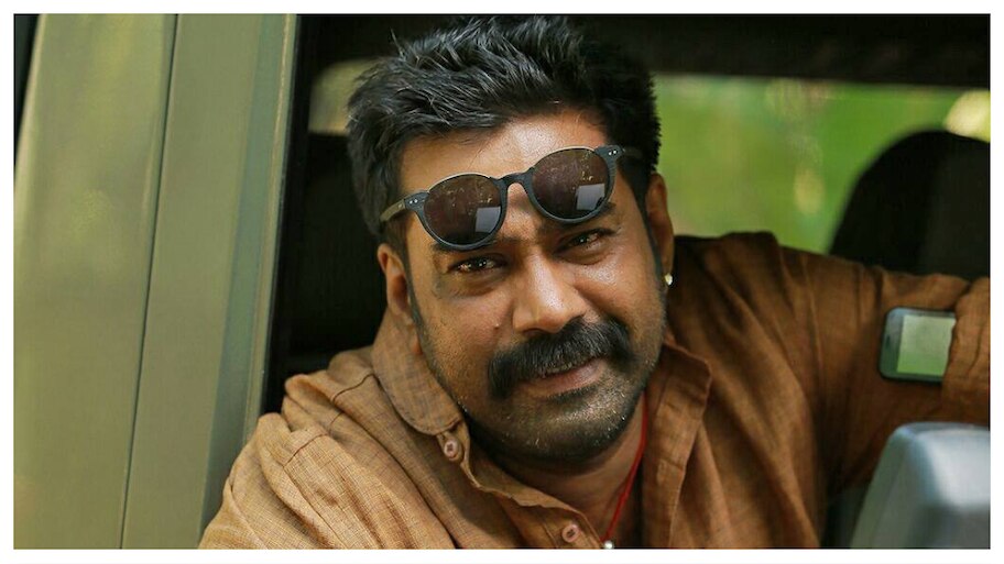 Biju Menon 30 Years: ബിജു മേനോന്റെ മൂന്ന് പതിറ്റാണ്ടുകൾ... ആ നാഴികക്കല്ലും കടന്ന് താരം, ആഘോഷം
