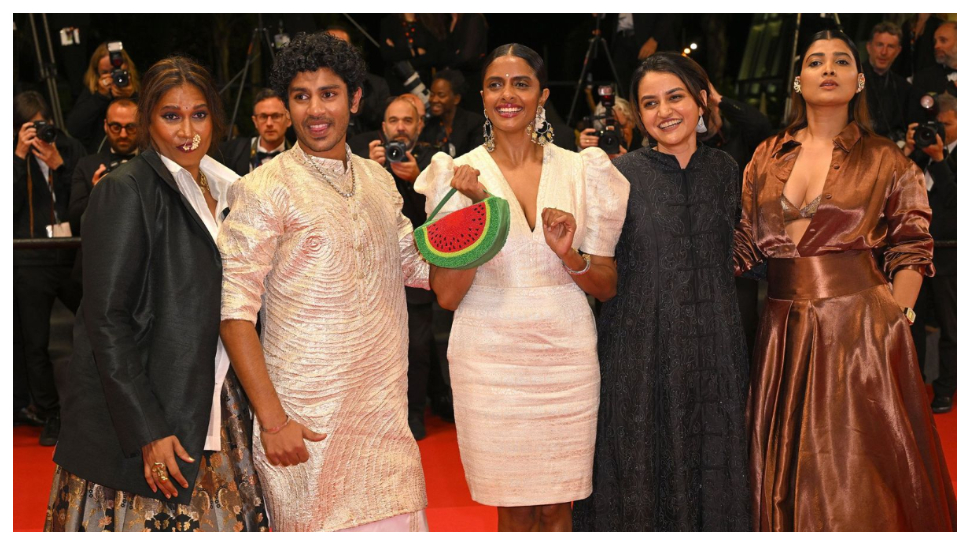 Cannes Film Festival: കാൻ ഫെസ്റ്റിവലിൽ ഇന്ത്യൻ അഭിമാനം, കേരളത്തിന്റേയും! 'ഓൾ വീ ഇമാജിൻ ആസ് ലൈറ്റ്' പ്രീമിയർ ഷോ Cannes Film Festival: കാൻ ഫെസ്റ്റിവലിൽ ഇന്ത്യൻ അഭിമാനം, കേരളത്തിന്റേയും! 'ഓൾ വീ ഇമാജിൻ ആസ് ലൈറ്റ്' പ്രീമിയർ ഷോ