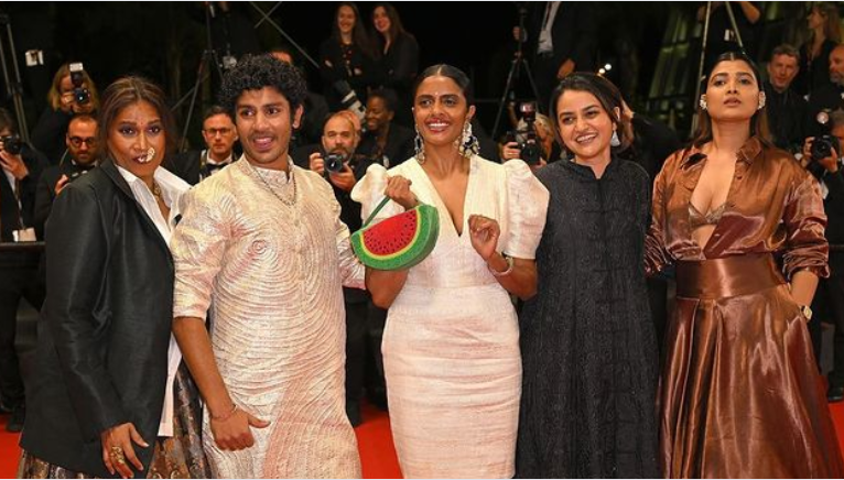 All We Imagine as Light Cannes film festival: ആൺസിനിമകൾ ഇവിടെ കിടന്നർമാദിക്കട്ടെ, നമ്മുടെ പെൺകുട്ടികൾ കാൻഫെസ്റ്റിൽ തിളങ്ങുന്നുണ്ട്! ശാരദക്കുട്ടി All We Imagine as Light Cannes film festival: ആൺസിനിമകൾ ഇവിടെ കിടന്നർമാദിക്കട്ടെ, നമ്മുടെ പെൺകുട്ടികൾ കാൻഫെസ്റ്റിൽ തിളങ്ങുന്നുണ്ട്! ശാരദക്കുട്ടി