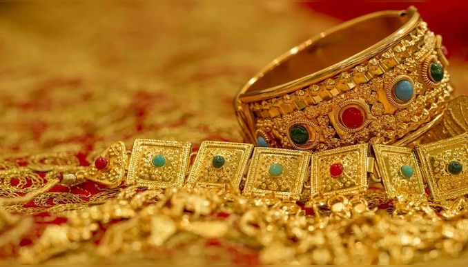 Today's Gold Rate: മാറ്റമില്ല, സ്വർണവില കുറഞ്ഞ് തന്നെ; സ്വർണ നിരക്ക് അറിയാം...