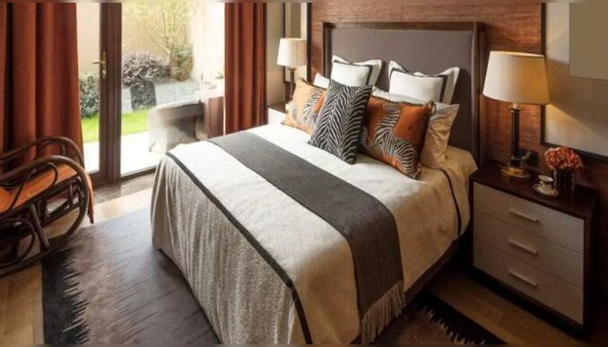 Vastu Tips for Bedroom: കിടപ്പുമുറിയിലെ വാസ്തു നിയമങ്ങൾ ശ്രദ്ധിക്കുക; ഭാര്യാഭർത്താക്കന്മാർ തമ്മിലുള്ള ബന്ധം ശക്തമാകും