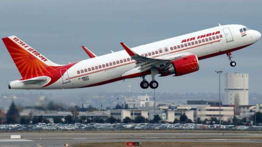 Air India: തിരുവനന്തപുരത്ത് എയർ ഇന്ത്യ വിമാനത്തിന്റെ എഞ്ചിനിലേക്ക് കൊക്ക് ഇടിച്ചുകയറി; വിമാനം അടിയന്തരമായി തിരിച്ചിറക്കി