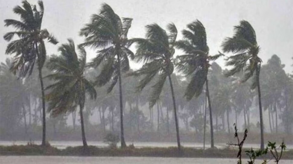 Kerala weather updates: മഴ മുന്നറിയിപ്പിൽ വീണ്ടും മാറ്റം; രണ്ട് ജില്ലകളിൽ ഓറഞ്ച് അലർട്ട് Kerala weather updates: മഴ മുന്നറിയിപ്പിൽ വീണ്ടും മാറ്റം; രണ്ട് ജില്ലകളിൽ ഓറഞ്ച് അലർട്ട്