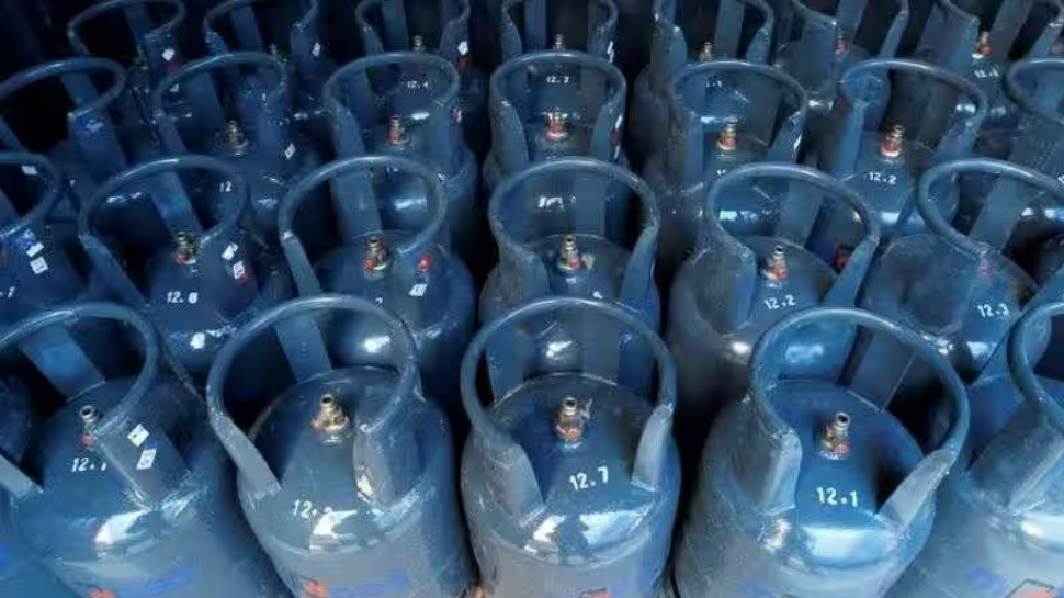 Commercial Gas Cylinder Price: വാണിജ്യ എൽപിജി സിലിണ്ടറിന്റെ വില കുറഞ്ഞു; പുതിയ നിരക്ക് ഇങ്ങനെ... Commercial Gas Cylinder Price: വാണിജ്യ എൽപിജി സിലിണ്ടറിന്റെ വില കുറഞ്ഞു; പുതിയ നിരക്ക് ഇങ്ങനെ...