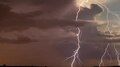Thunder issue perakam: ശക്തമായ ഇടിമിന്നലിൽ പേരകം മുക്കുട്ടയിലും ആലുംപടിയിലും വ്യാപക നാശനഷ്ടം