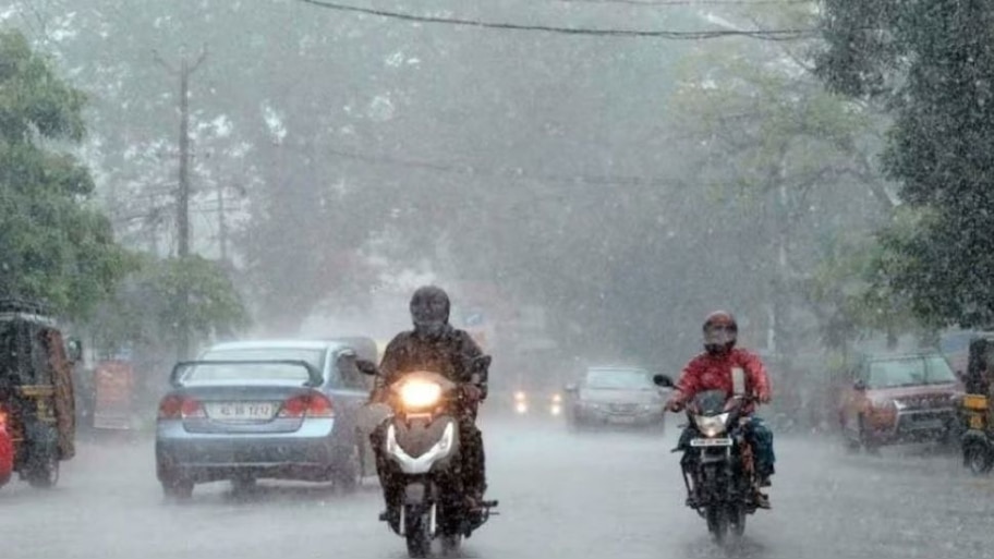 Kerala Rain Alert: സംസ്ഥാനത്ത് ഇന്ന് ഒറ്റപ്പെട്ടയിടങ്ങളിൽ ശക്തമായ മഴയ്ക്ക് സാധ്യത; 4 ജില്ലകളിൽ യെല്ലോ അലർട്ട്