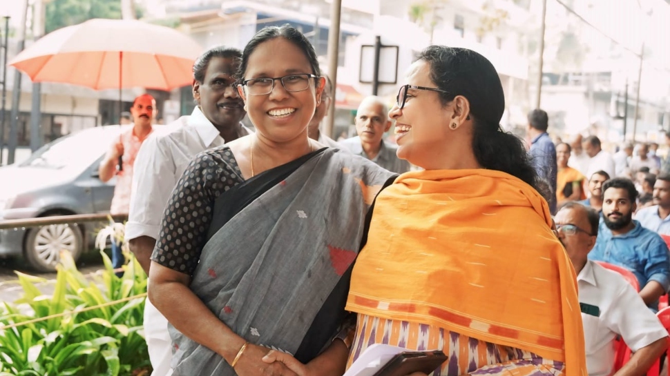 Loksabha Election 2024; ചിരി മായാതെ മടങ്ങൂ ടീച്ചർ; കെ.കെ ശൈലജയ്ക്ക് സ്നേഹക്കുറിപ്പുമായി കെ.കെ രമ Loksabha Election 2024; ചിരി മായാതെ മടങ്ങൂ ടീച്ചർ; കെ.കെ ശൈലജയ്ക്ക് സ്നേഹക്കുറിപ്പുമായി കെ.കെ രമ