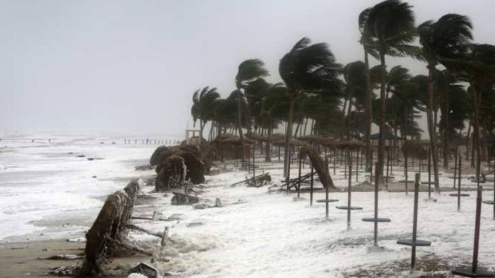 Kerala Weather: ഉയർന്ന തിരമാല ജാഗ്രത നിർദ്ദേശം; മത്സ്യബന്ധനത്തിന് പോകുന്നവർ ശ്രദ്ധിക്കുക Kerala Weather: ഉയർന്ന തിരമാല ജാഗ്രത നിർദ്ദേശം; മത്സ്യബന്ധനത്തിന് പോകുന്നവർ ശ്രദ്ധിക്കുക