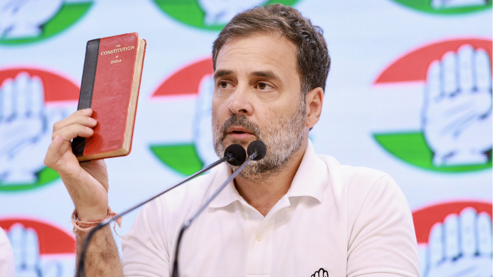 Lok Sabha Election 2024: പ്രതിപക്ഷ നേതാവായി രാഹുൽ ഗാന്ധി? ഇല്ലെങ്കിൽ നറുക്ക് ഈ നേതാവിന്; അപ്രതീക്ഷിത നീക്കങ്ങളുമായി കോൺഗ്രസ് Lok Sabha Election 2024: പ്രതിപക്ഷ നേതാവായി രാഹുൽ ഗാന്ധി? ഇല്ലെങ്കിൽ നറുക്ക് ഈ നേതാവിന്; അപ്രതീക്ഷിത നീക്കങ്ങളുമായി കോൺഗ്രസ്