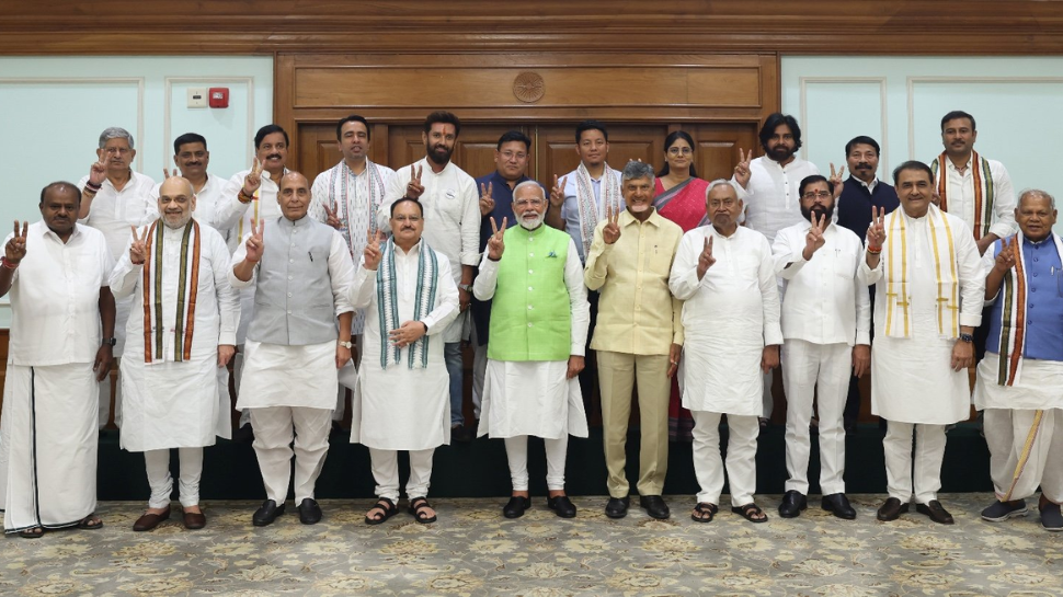 Lok Sabha Election 2024: മൂന്നാം മോദി സർക്കാരിന്റെ സത്യപ്രതിജ്ഞ ചടങ്ങിന് സാക്ഷ്യം വഹിക്കാൻ ലോക നേതാക്കൾക്കും ക്ഷണം Lok Sabha Election 2024: മൂന്നാം മോദി സർക്കാരിന്റെ സത്യപ്രതിജ്ഞ ചടങ്ങിന് സാക്ഷ്യം വഹിക്കാൻ ലോക നേതാക്കൾക്കും ക്ഷണം