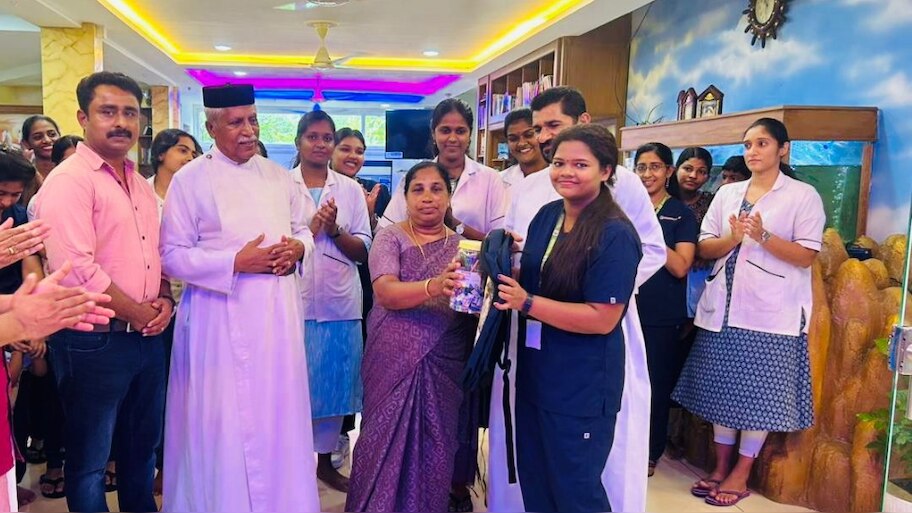 മമ്മൂട്ടിയുടെ കൈത്താങ്ങ്: നിർധന വിദ്യാർത്ഥികൾക്ക് പഠനോപകരണങ്ങൾ വിതരണം ചെയ്ത് കെയർ ആൻഡ് ഷെയർ