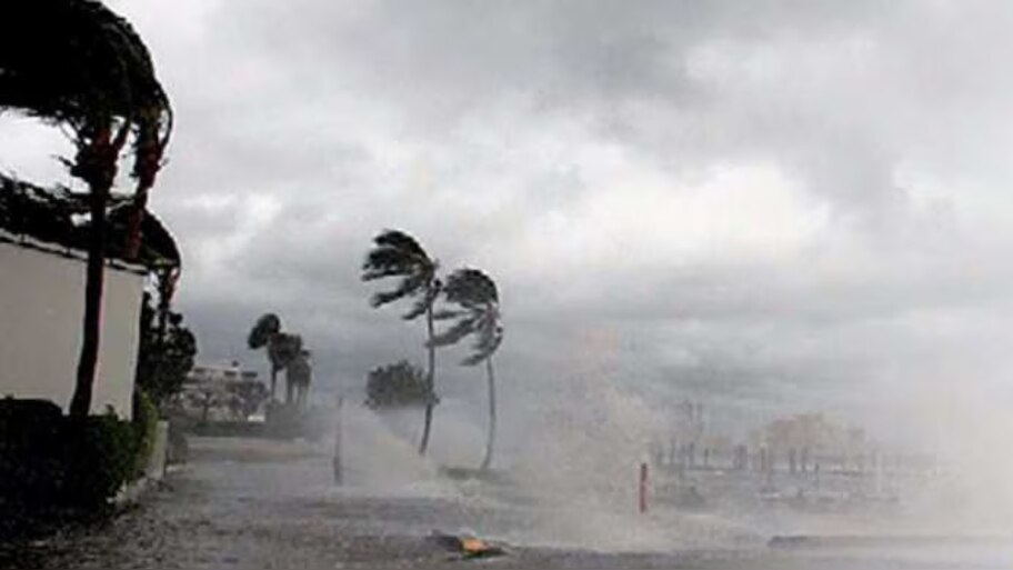 Kerala Weather: അടുത്ത മൂന്ന് മണിക്കൂറിൽ ഈ ജില്ലകളിൽ സൂപ്പർ മഴ; ഇടിമിന്നൽ സാധ്യതയുള്ളതിനാൽ ജാ​ഗ്രത പാലിക്കുക