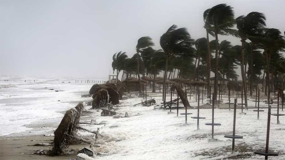 Kerala rain: കാലവർഷം ഇനി ദുർബലമായിരിക്കില്ല; തിങ്കളാഴ്ച മുതൽ മഴ കനക്കും, യെല്ലോ അലർട്ട്