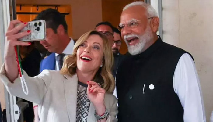 Italian PM: മോദിക്കൊപ്പം സെൽഫിയെടുത്ത് ഇറ്റാലിയൻ പ്രധാനമന്ത്രി; ചിത്രം വൈറലാകുന്നു! Italian PM: മോദിക്കൊപ്പം സെൽഫിയെടുത്ത് ഇറ്റാലിയൻ പ്രധാനമന്ത്രി; ചിത്രം വൈറലാകുന്നു!