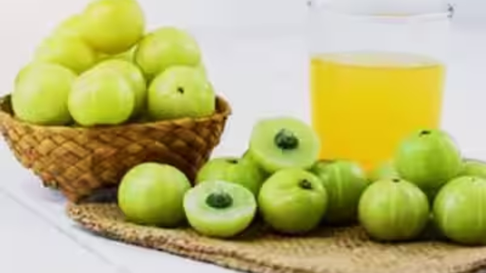 Amla Juice: നെല്ലിക്ക ജ്യൂസ് കുടിച്ചാൽ ശരീരഭാരം കുറയുമോ? ഇത്രയും ഗുണങ്ങൾ Amla Juice: നെല്ലിക്ക ജ്യൂസ് കുടിച്ചാൽ ശരീരഭാരം കുറയുമോ? ഇത്രയും ഗുണങ്ങൾ