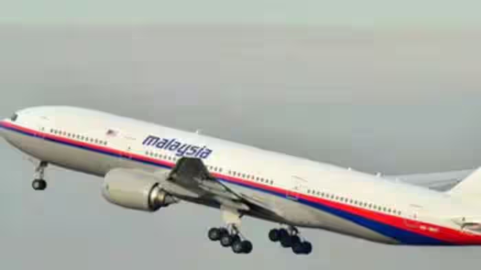 Fire in flight engine: പറന്നുയർന്ന വിമാനത്തിന്റെ എഞ്ചിനിൽ തീ; പൈലറ്റിന്റെ അടിയന്തര ഇടപെടലിൽ ഒഴിവായത് വൻ ദുരന്തം Fire in flight engine: പറന്നുയർന്ന വിമാനത്തിന്റെ എഞ്ചിനിൽ തീ; പൈലറ്റിന്റെ അടിയന്തര ഇടപെടലിൽ ഒഴിവായത് വൻ ദുരന്തം
