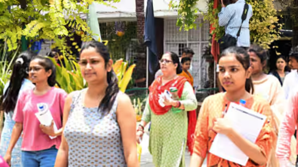 NEET PG Exam 2024: നീറ്റ് പിജി പരീക്ഷ മാറ്റി; നടപടി ക്രമക്കേട് ഉയർന്ന സാഹചര്യത്തിൽ, ഖേദം പ്രകടിപ്പിച്ച് കേന്ദ്രം NEET PG Exam 2024: നീറ്റ് പിജി പരീക്ഷ മാറ്റി; നടപടി ക്രമക്കേട് ഉയർന്ന സാഹചര്യത്തിൽ, ഖേദം പ്രകടിപ്പിച്ച് കേന്ദ്രം
