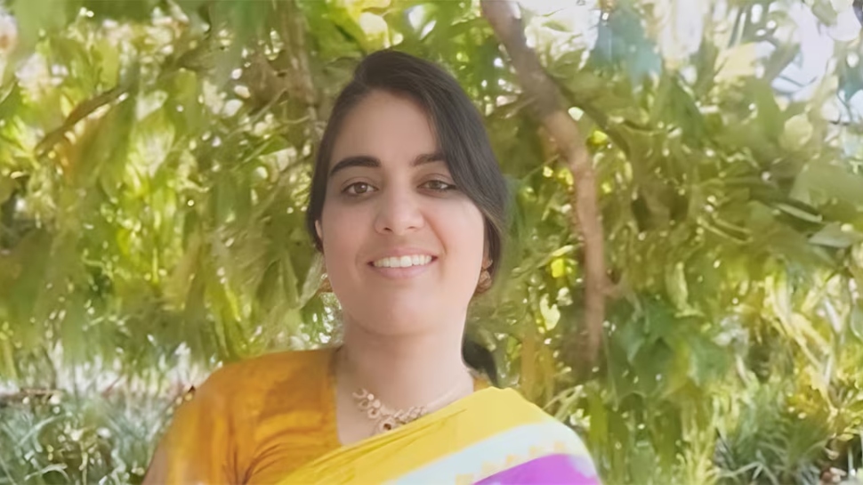 Murder case: മാളയിൽ കുടുംബവഴക്കിനെ തുടർന്ന് മകൻ അമ്മയെ വെട്ടിക്കൊലപ്പെടുത്തി; മകൻ പോലീസ് കസ്റ്റഡിയിൽ Murder case: മാളയിൽ കുടുംബവഴക്കിനെ തുടർന്ന് മകൻ അമ്മയെ വെട്ടിക്കൊലപ്പെടുത്തി; മകൻ പോലീസ് കസ്റ്റഡിയിൽ