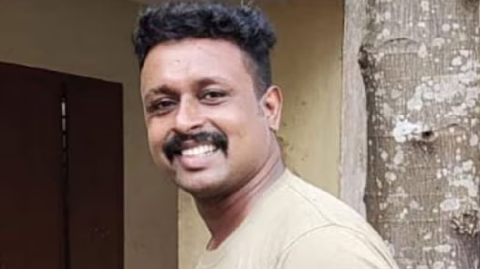 Police Officer Found Dead: തിരുവനന്തപുരത്ത് പോലീസ് ഉദ്യോഗസ്ഥൻ തൂങ്ങിമരിച്ച നിലയിൽ; മൃതദേഹത്തിന് രണ്ടു ദിവസത്തെ പഴക്കം Police Officer Found Dead: തിരുവനന്തപുരത്ത് പോലീസ് ഉദ്യോഗസ്ഥൻ തൂങ്ങിമരിച്ച നിലയിൽ; മൃതദേഹത്തിന് രണ്ടു ദിവസത്തെ പഴക്കം