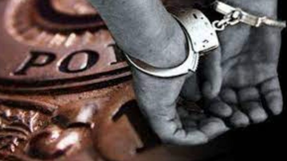 Murder Attempt: മദ്യംവാങ്ങി നൽകിയില്ല; അയൽവാസിയെ കൊലപ്പെടുത്താൻ ശ്രമിച്ചയാൾ അറസ്റ്റിൽ Murder Attempt: മദ്യംവാങ്ങി നൽകിയില്ല; അയൽവാസിയെ കൊലപ്പെടുത്താൻ ശ്രമിച്ചയാൾ അറസ്റ്റിൽ