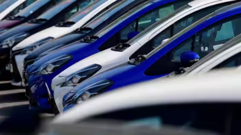 Cars Below 5 Lakh: 5 ലക്ഷം രൂപയ്ക്ക് താഴെയുള്ള കാർ? നിങ്ങൾക്ക് മുന്നിൽ മൂന്ന് ഓപ്ഷൻസ് ഉണ്ട്!