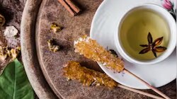 Ayurvedic Tea: തിളങ്ങുന്ന ചർമ്മം വേണോ? ഈ ആയുർവേദ ചായകൾ കുടിക്കാം