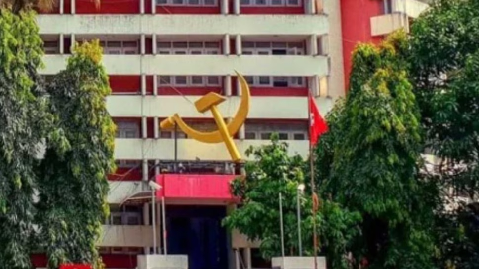 AKG Center attack: എകെജി സെൻ്റർ ബോംബാക്രമണ കേസ്; രണ്ടാം പ്രതി സുഹൈൽ ഷാജഹാന് ജാമ്യമില്ല AKG Center attack: എകെജി സെൻ്റർ ബോംബാക്രമണ കേസ്; രണ്ടാം പ്രതി സുഹൈൽ ഷാജഹാന് ജാമ്യമില്ല