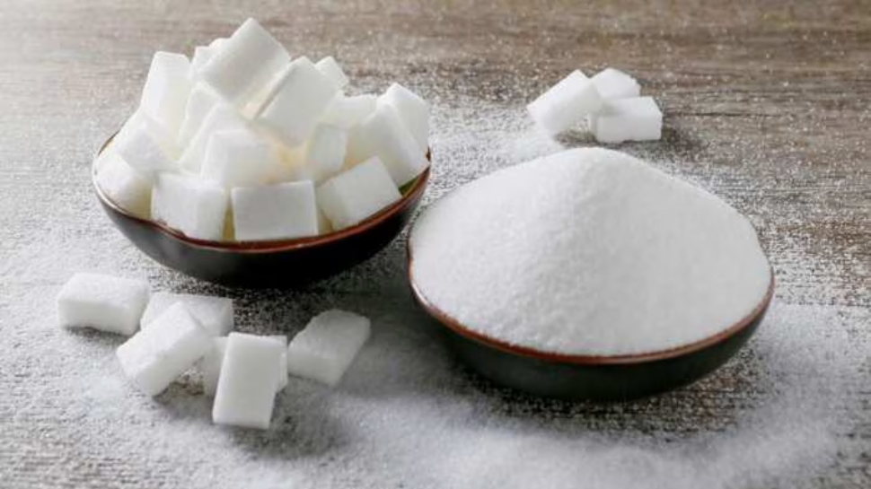 Healthy Diet: പഞ്ചസാരയെ പടിക്ക് പുറത്ത് നിർത്തൂ; ഈ മാറ്റങ്ങൾ നിങ്ങളെ ഞെട്ടിക്കും Healthy Diet: പഞ്ചസാരയെ പടിക്ക് പുറത്ത് നിർത്തൂ; ഈ മാറ്റങ്ങൾ നിങ്ങളെ ഞെട്ടിക്കും